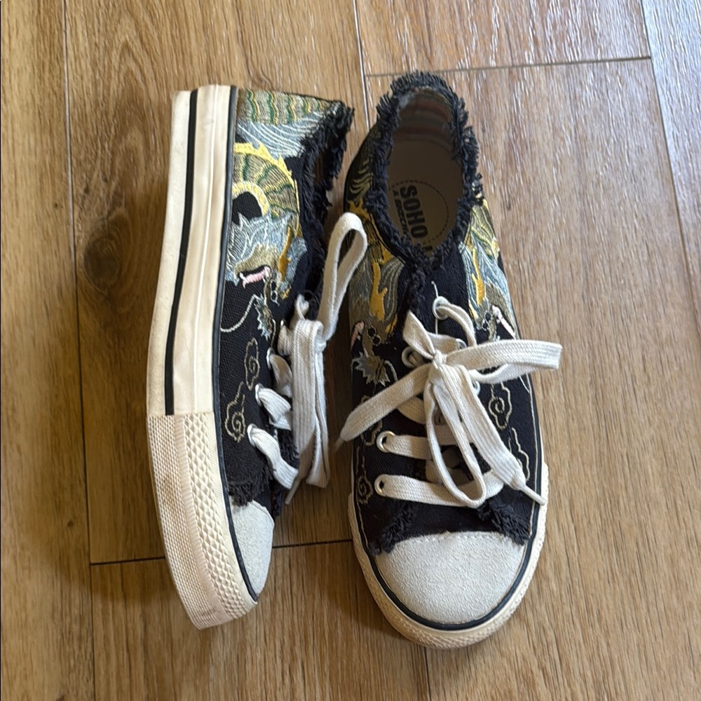 Skechers Black and White Sneakers with Gold and Green Embroidery